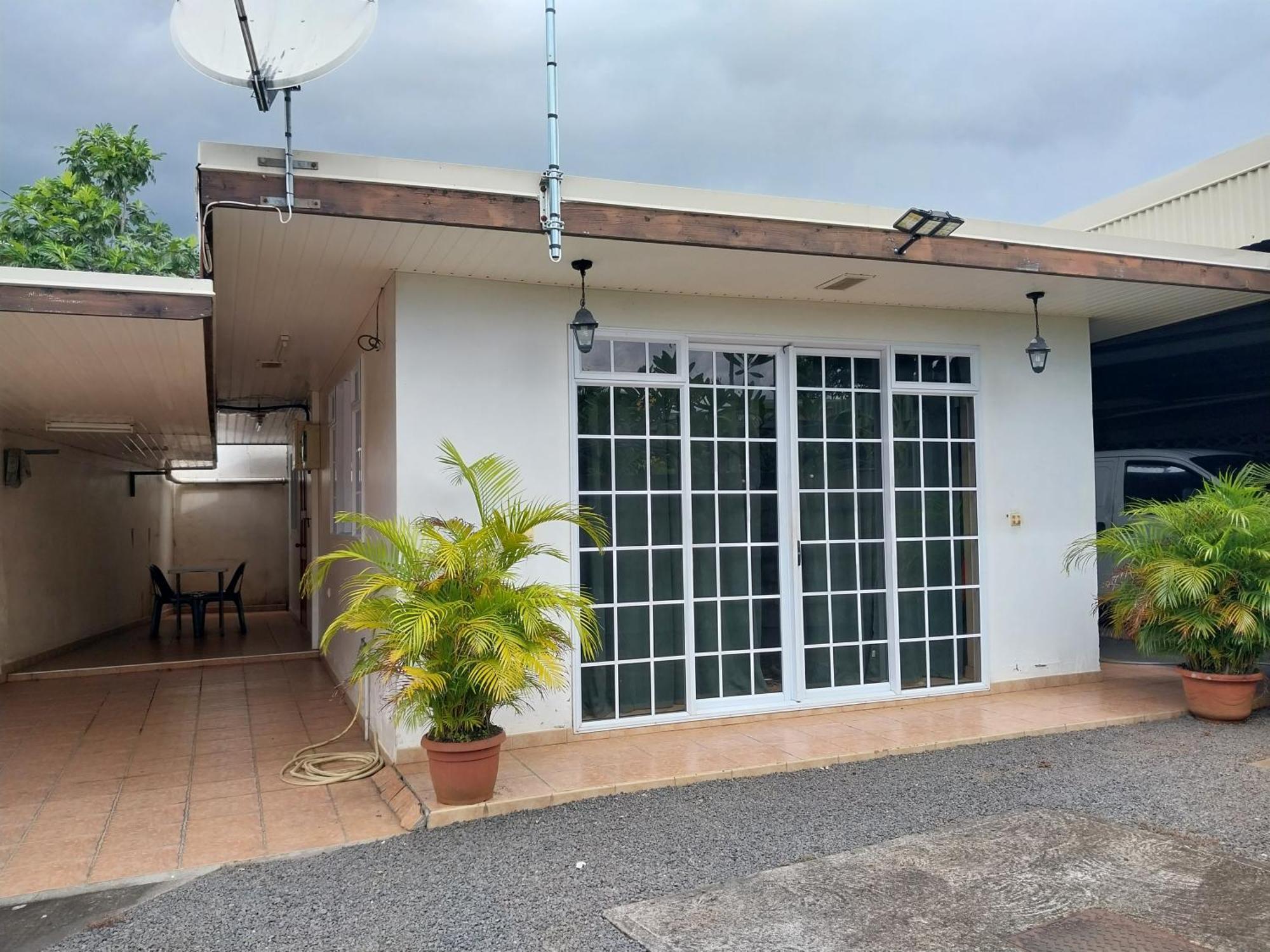 Chaine Lodge Maison Entiere Free Parking & Wifi 3Min De L'Aeroport Faaa Esterno foto